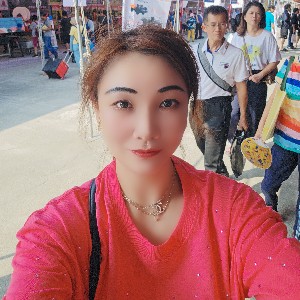   容容欧美韩时尚批发服装  