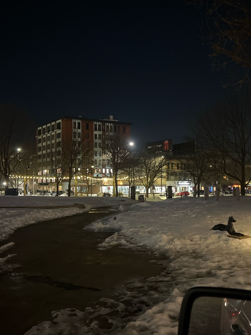 walking near me in Stanton Plaza Park in spring
