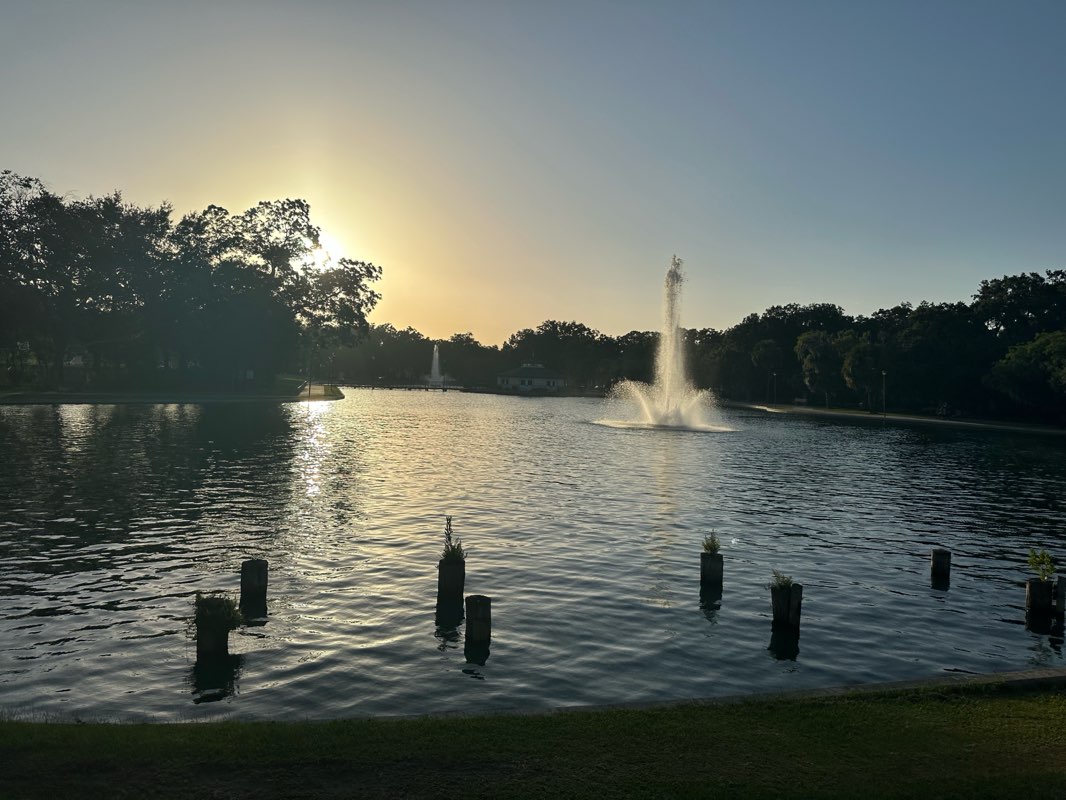 walking near me in Forsyth Park in autumn
