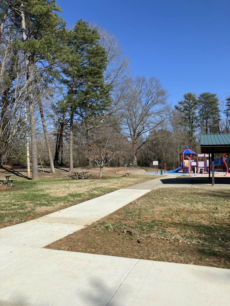 walking near me in Hathaway Park in spring