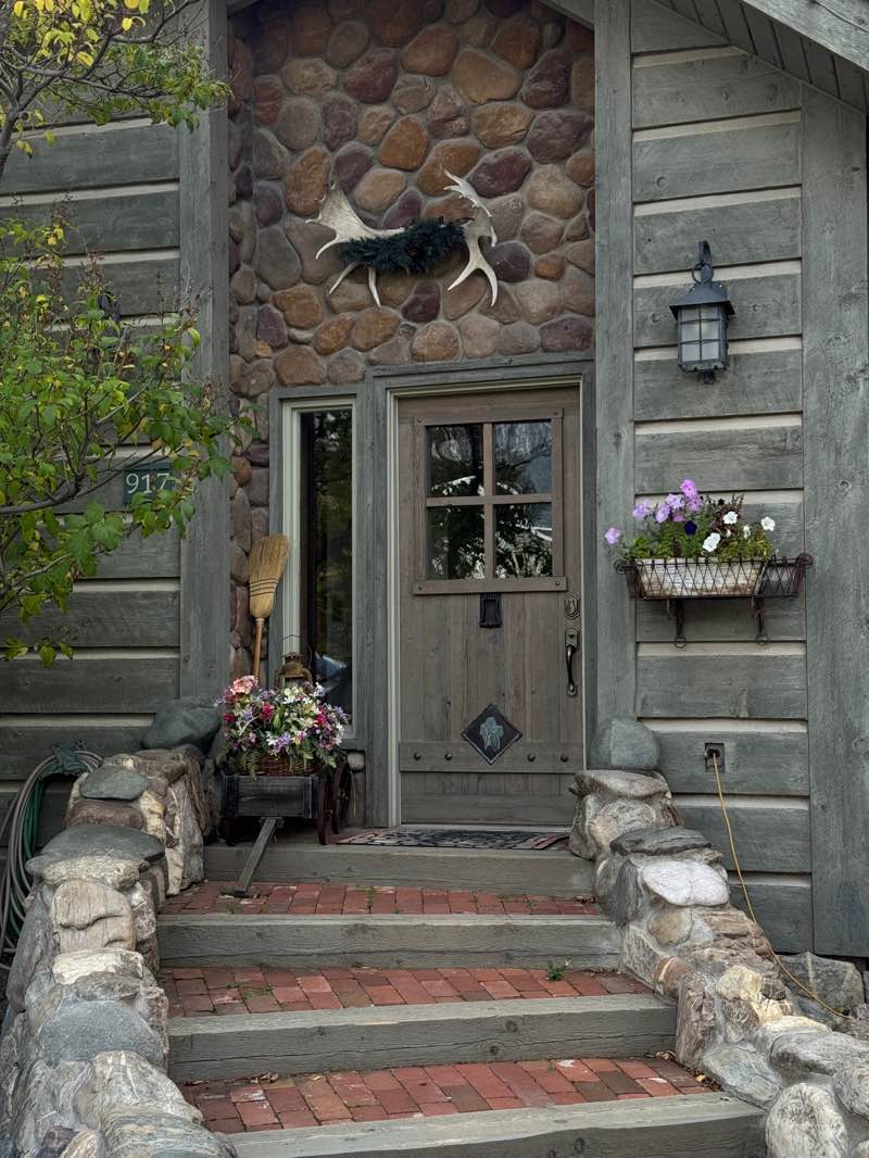 walking near me in Veterans Park in autumn