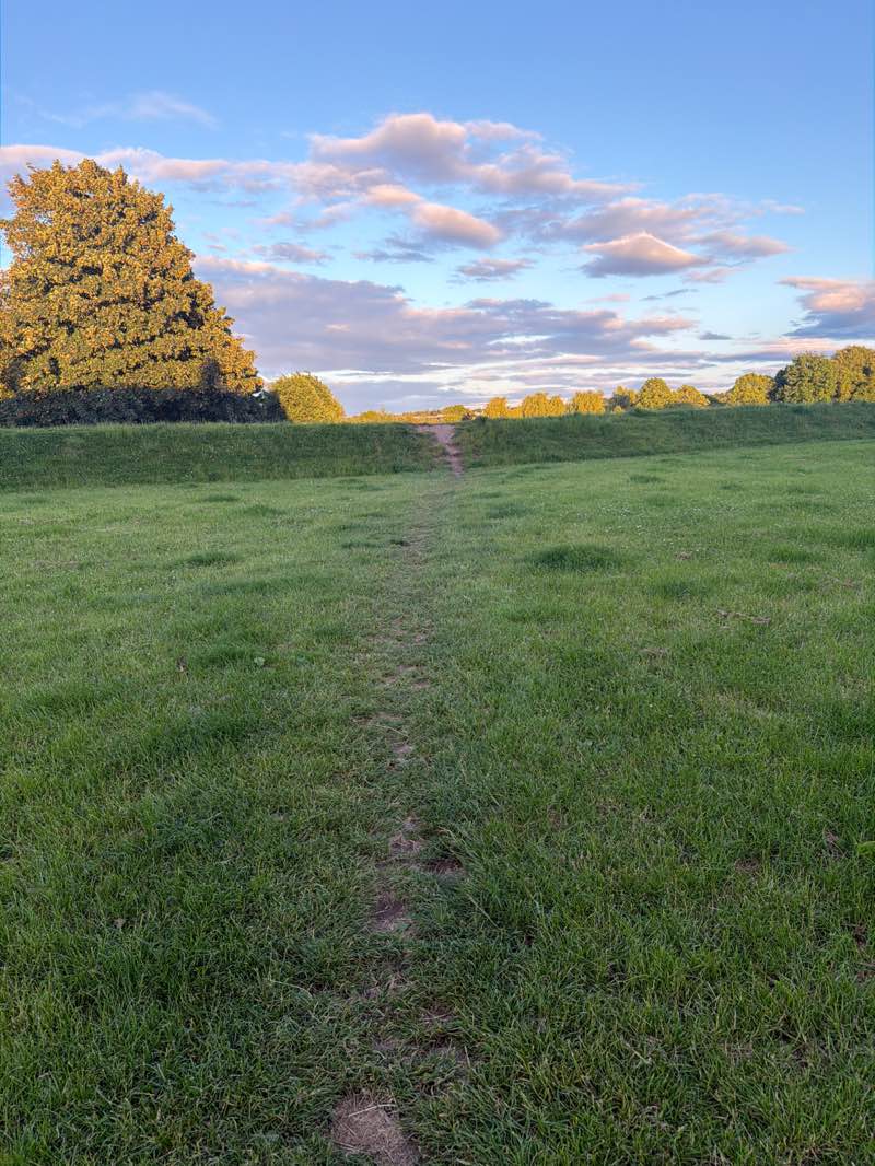 walking near me in Melbourne Park in summer