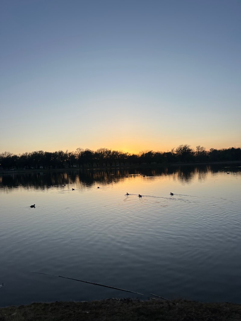 walking near me in Thompson Park in spring