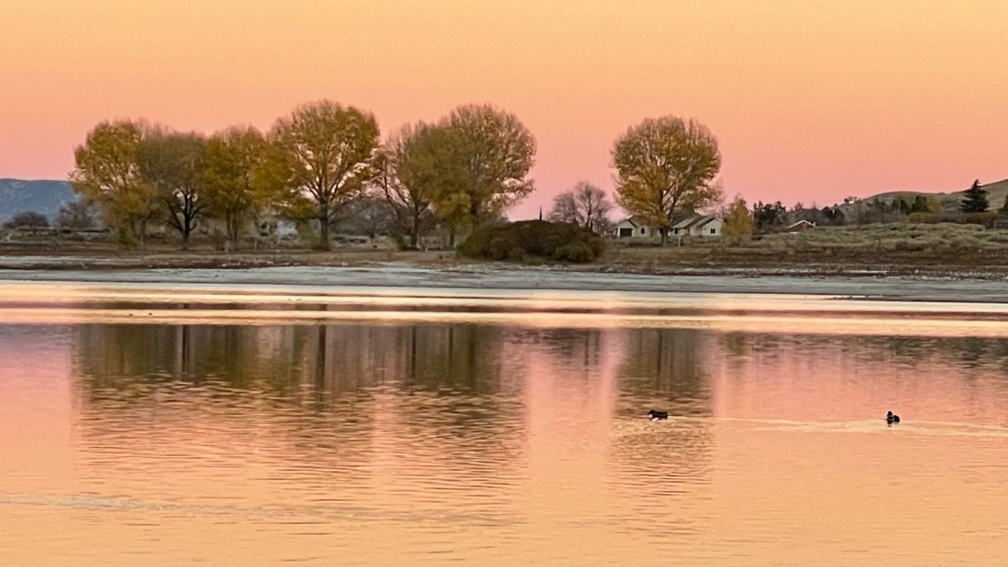 walking near me in Brite Lake Recreational Park in winter