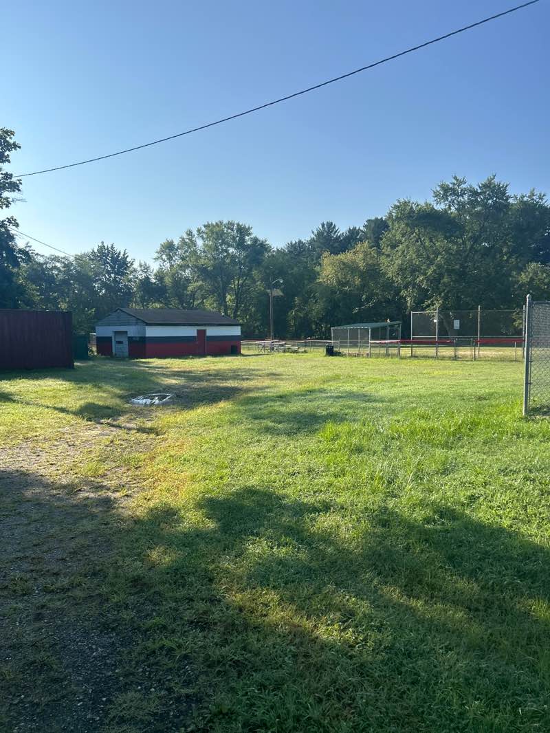walking near me in Monroe Park in autumn