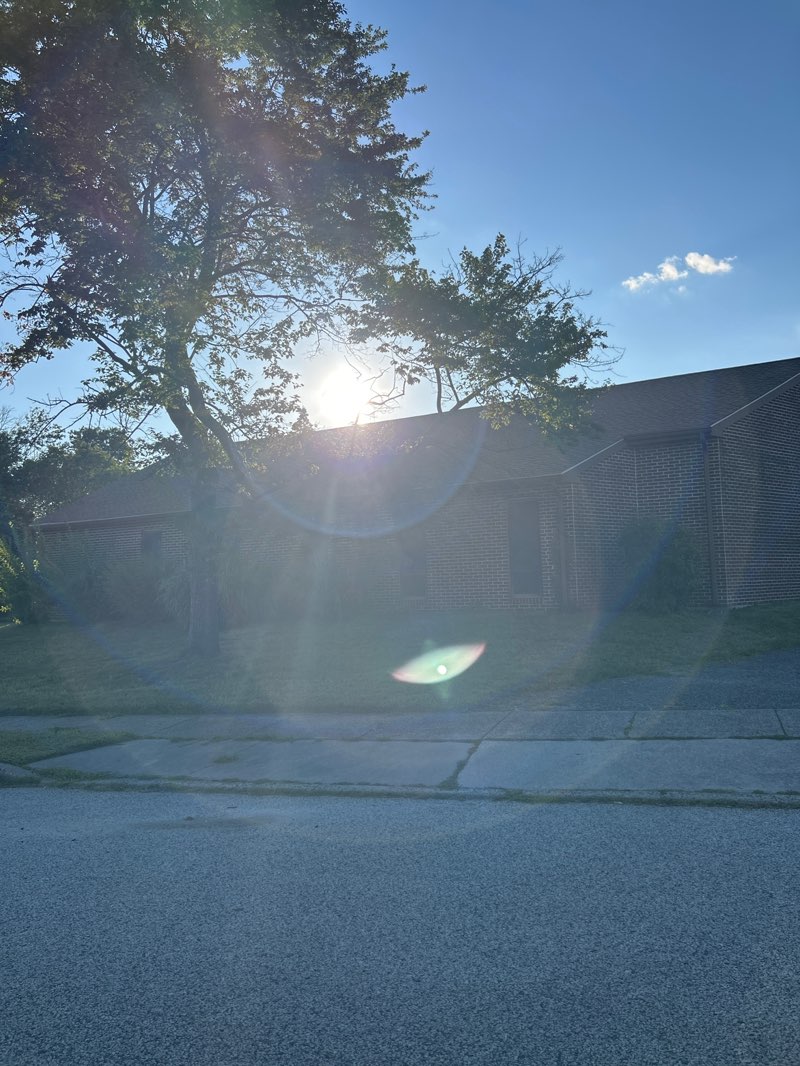 walking near me in Wing Dickerson Park in autumn