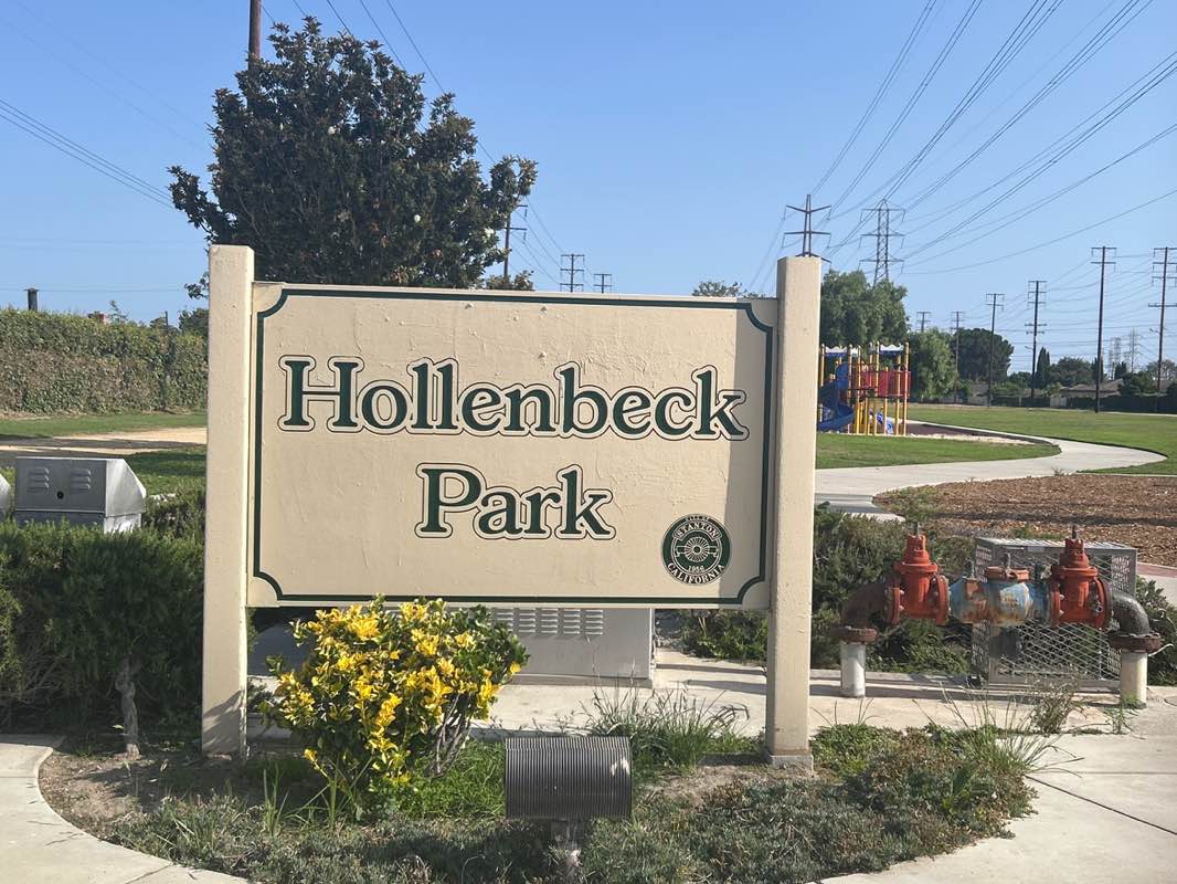 walking near me in Hollenbeck Park in summer