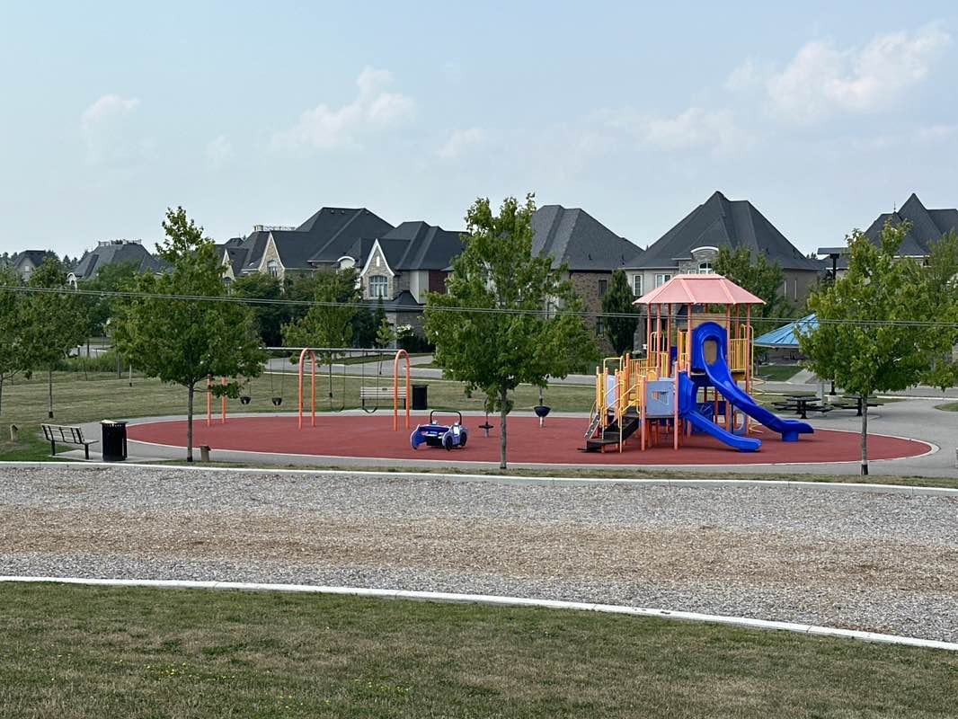 walking near me in Kettle Lake Park in autumn