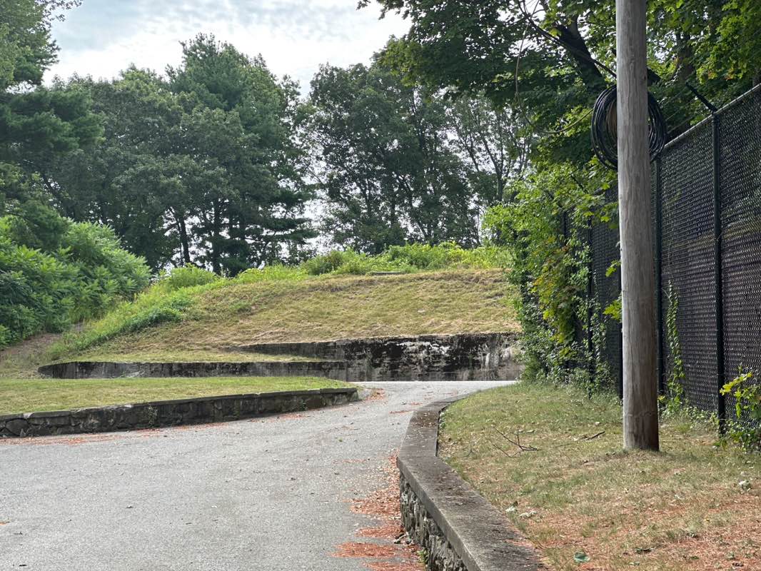 walking near me in Single Tree Hill Reservoir in autumn