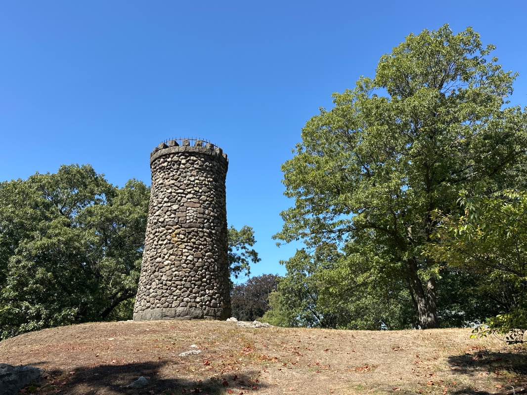 walking near me in Hastings Heights Park in autumn