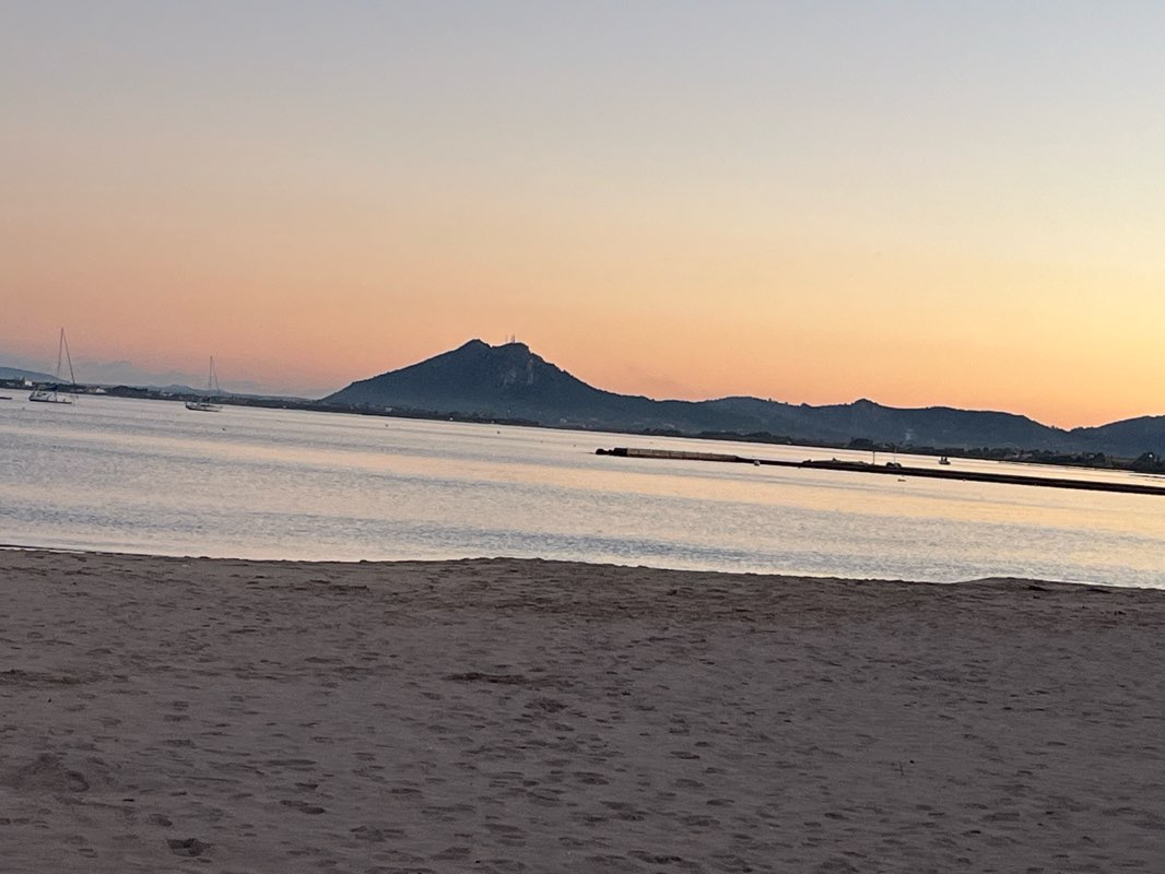 walking near me in Plaça de Joan Cerdà in autumn