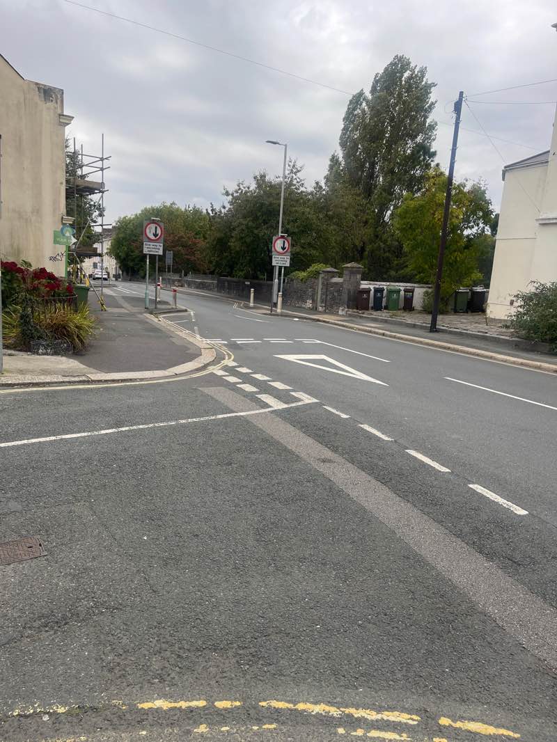 walking near me in Patna Place in autumn
