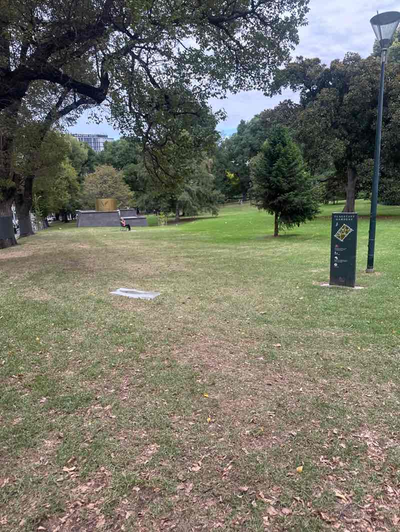 walking near me in Flagstaff Gardens in autumn