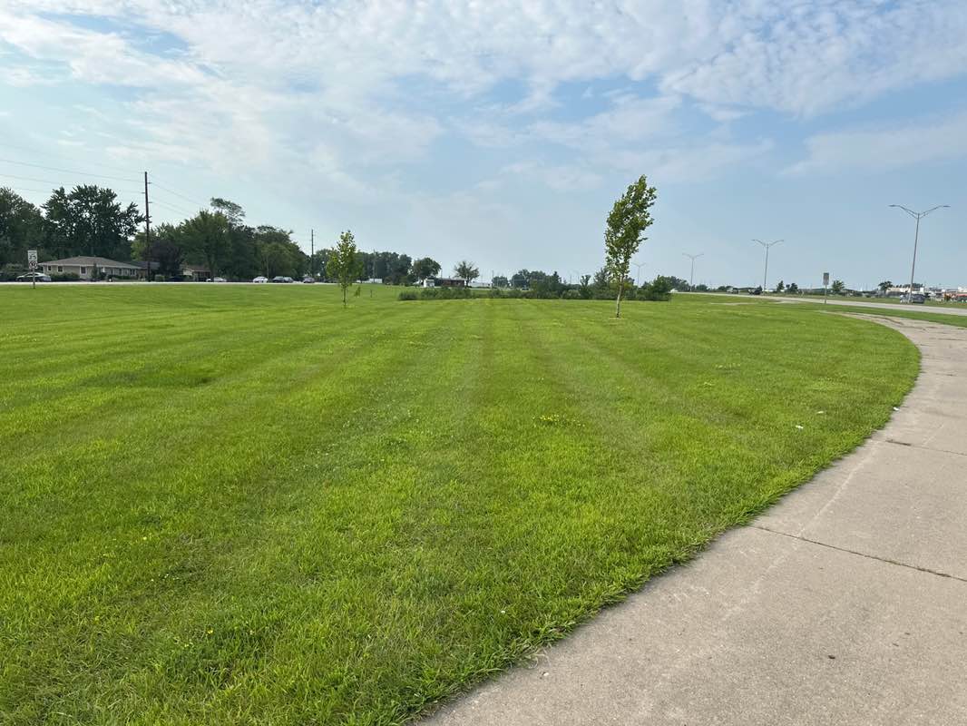 walking near me in Westside Park in autumn
