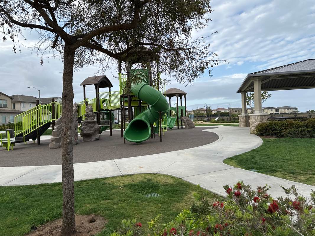 walking near me in Parkside Estates Park in spring