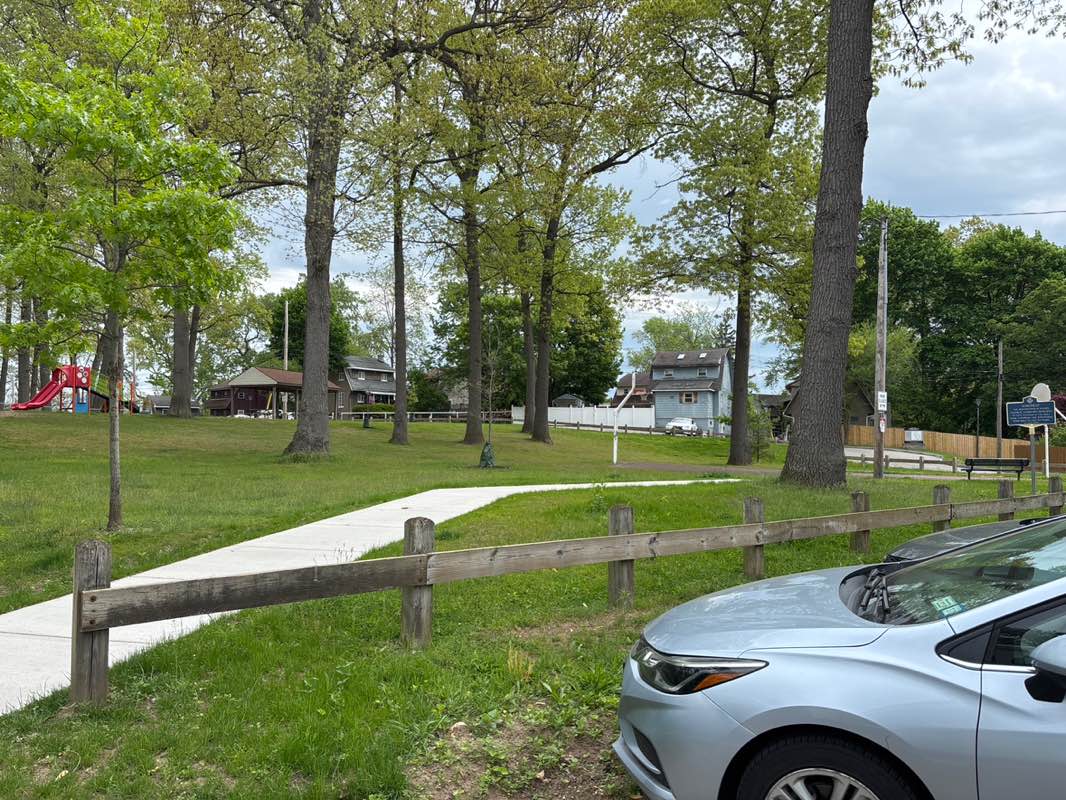 walking near me in Concrest Park in spring