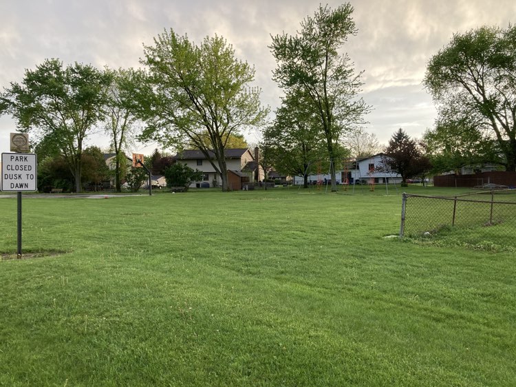 walking near me in Chateau Park in spring