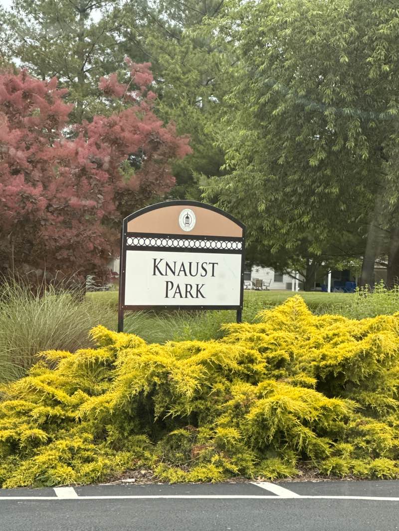 walking near me in Knaust Park in spring