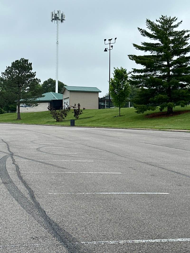 walking near me in Laurel Park in summer
