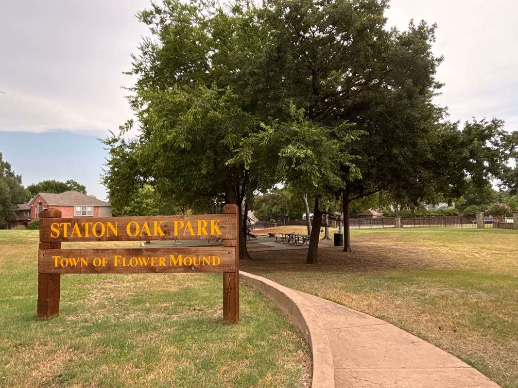 walking near me in Stanton Oak Park in autumn