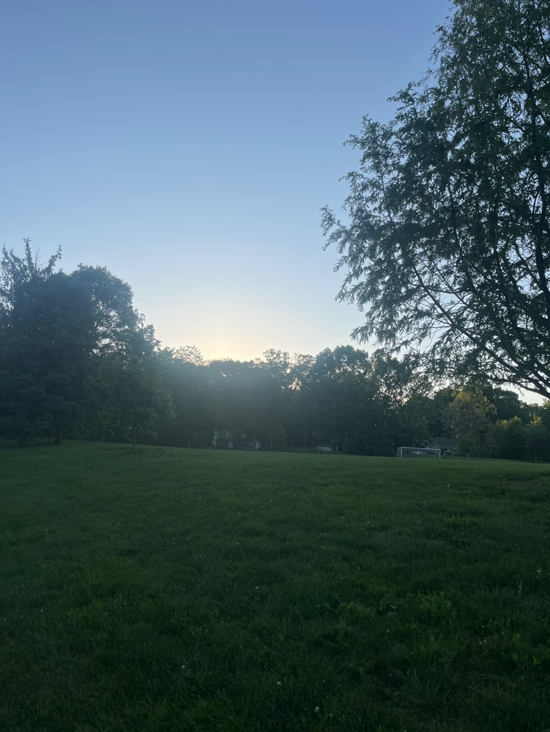 walking near me in Thompson Park in spring