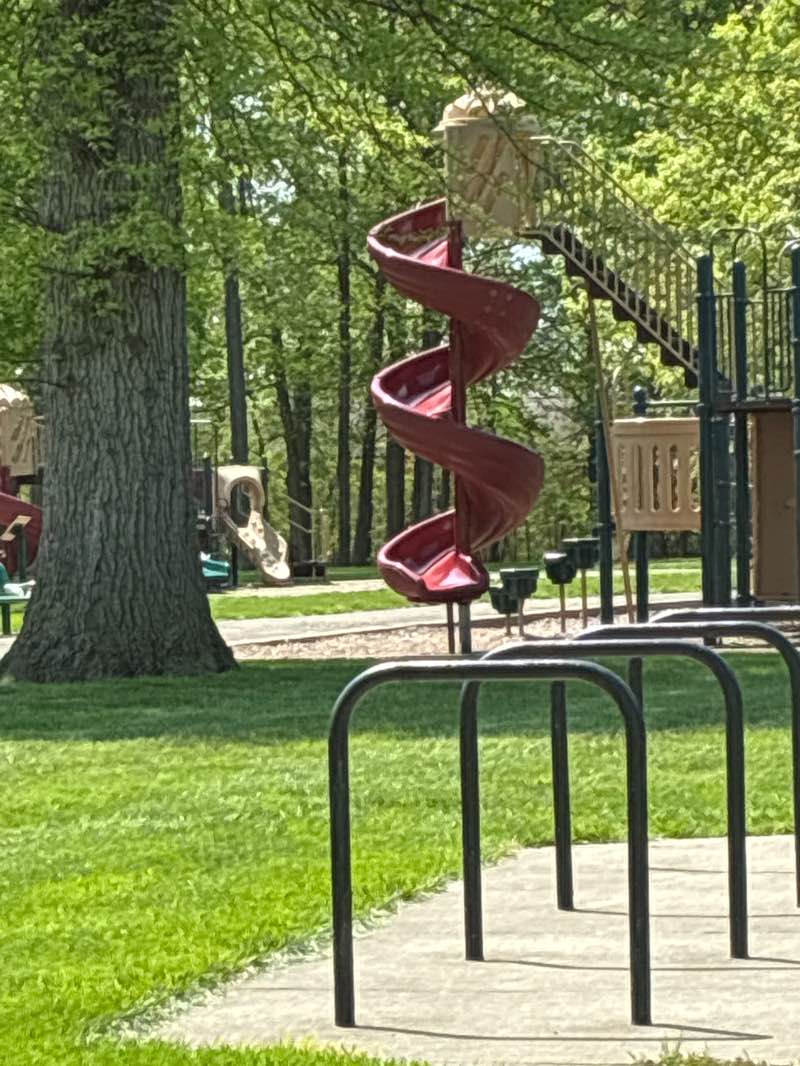 walking near me in Murphy Park in spring