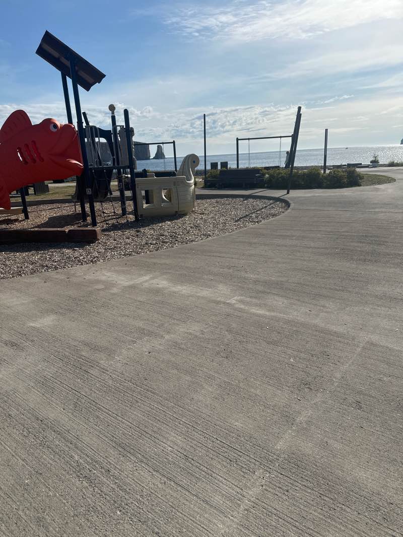 walking near me in Parc Municipale Percé in autumn