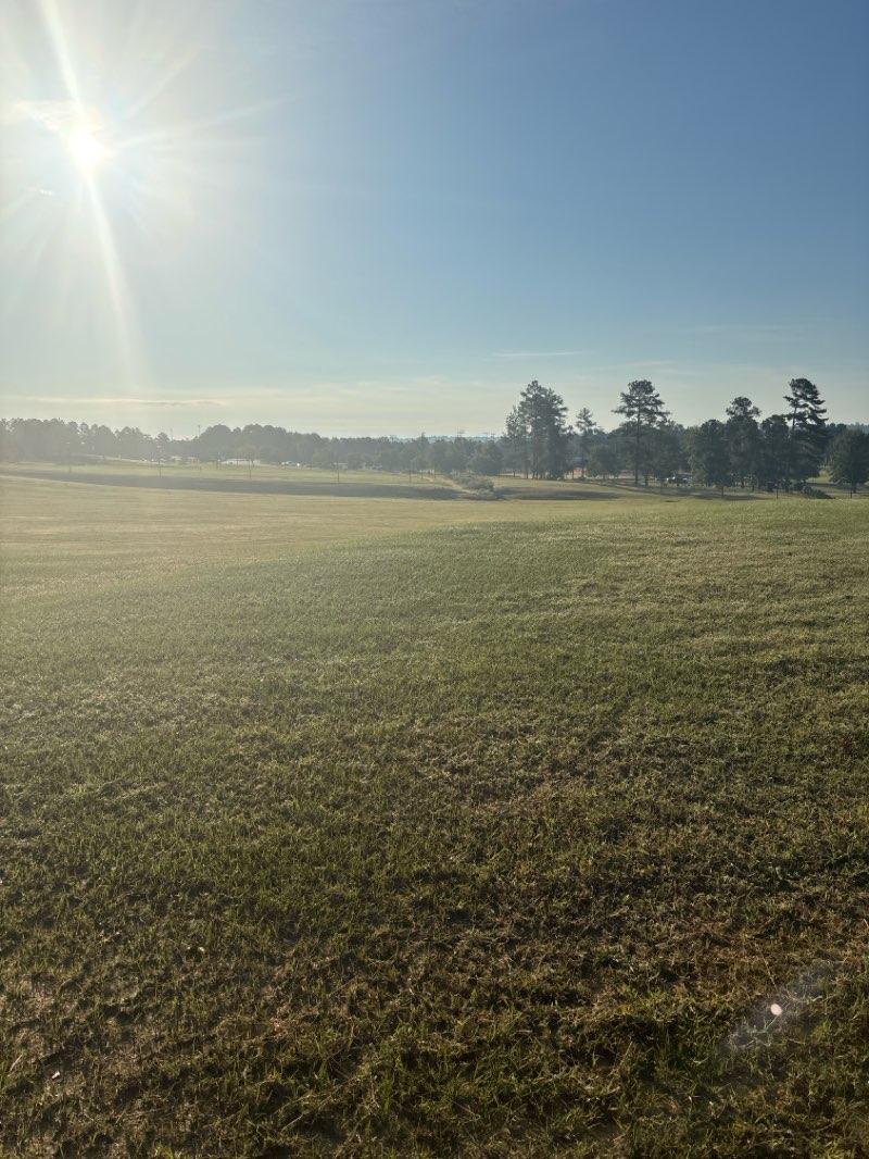 walking near me in Diamond Lakes Regional Park in autumn