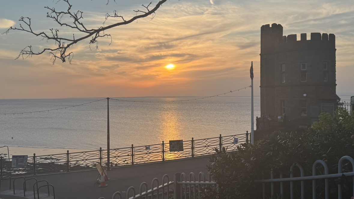 walking near me in Pier Copse in spring