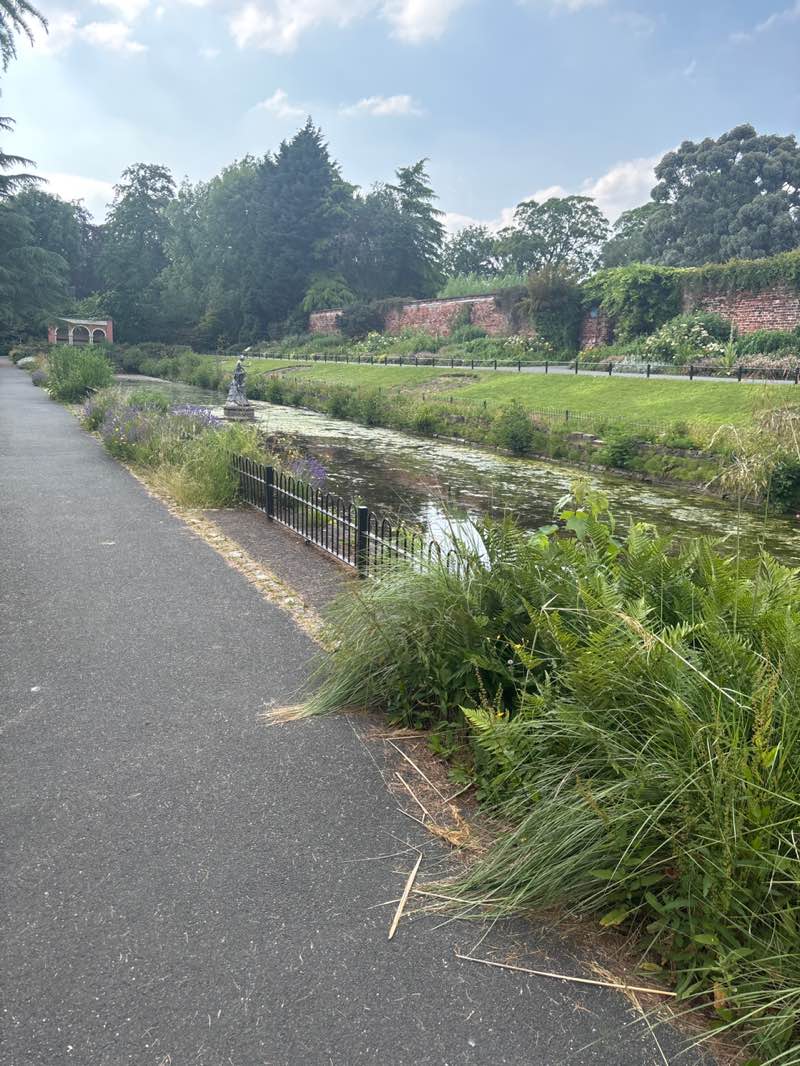 walking near me in Canal Gardens in summer