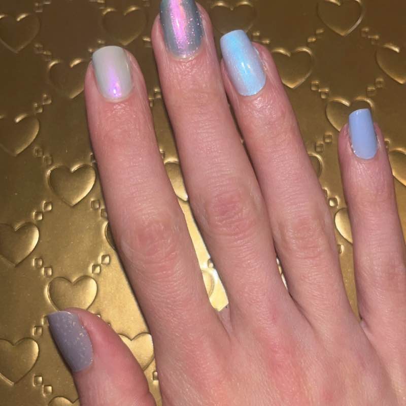 pacing while my nails dry 💅🏼 Samantha post image