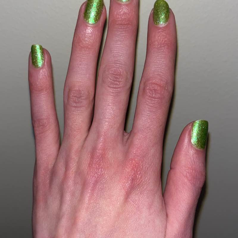 pacing while my nails dry 💅🏼 Samantha post image