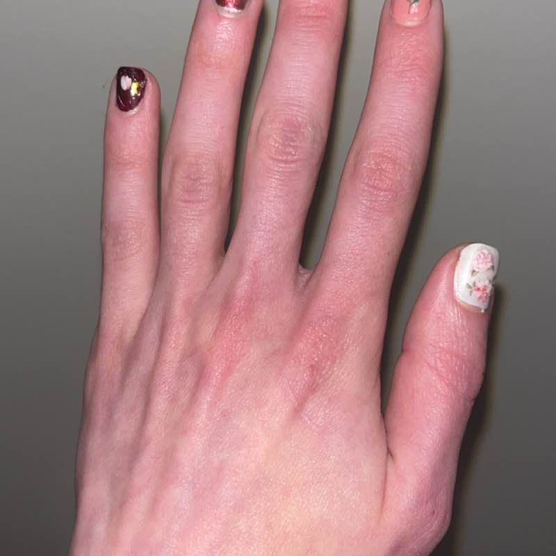 pacing while my nails dry 💅🏼 Samantha post image