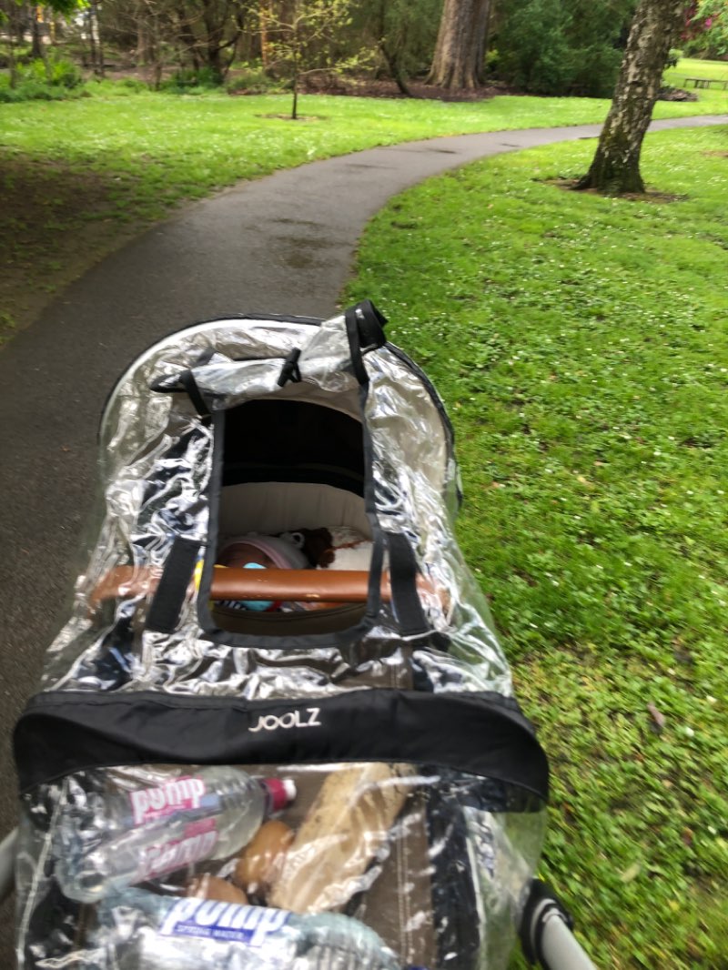 walking near me in Queens Park in summer