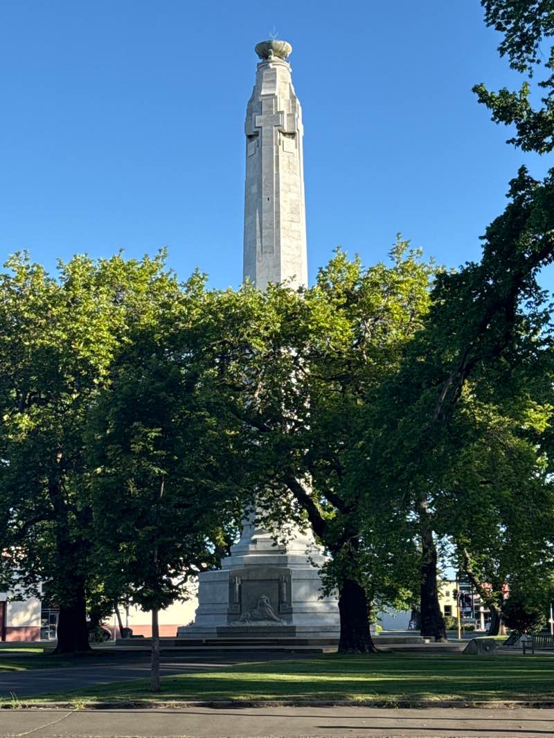 walking near me in Queens Gardens in spring