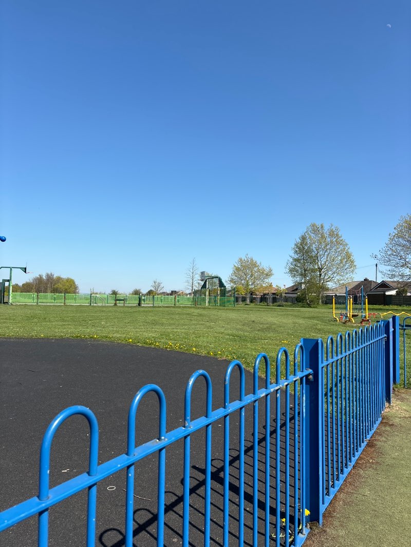 walking near me in Stubshaw Park in spring