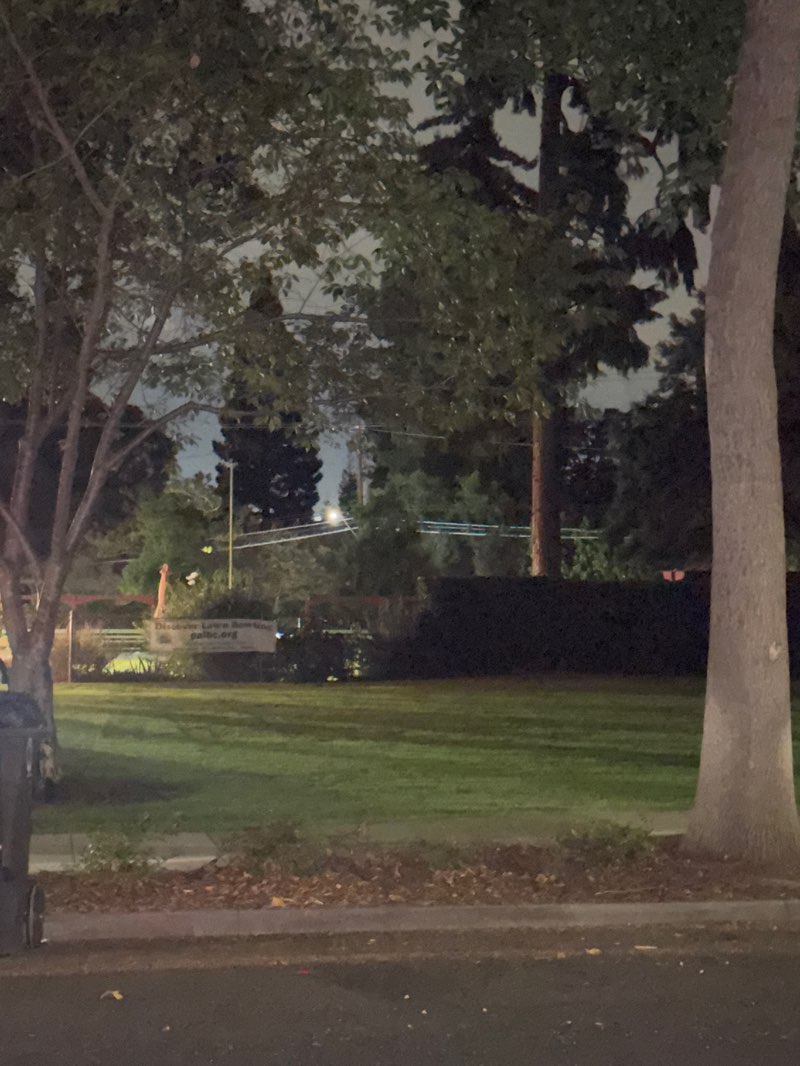 walking near me in Bowling Green Park in autumn