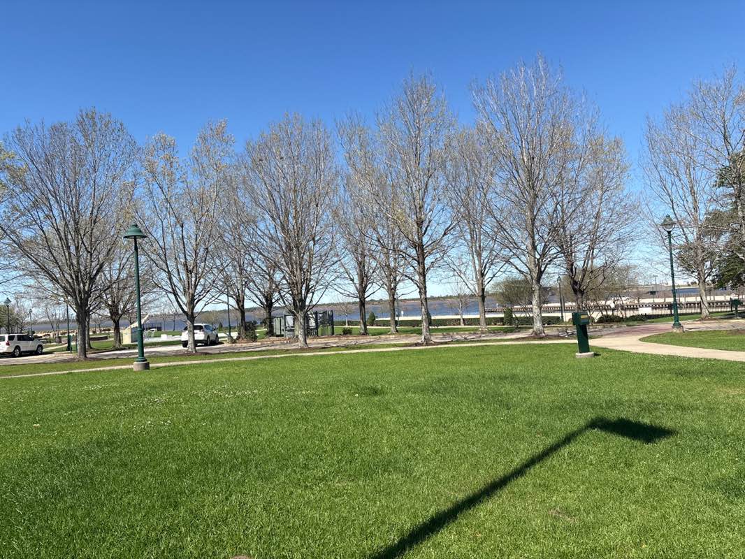 walking near me in Prien Lake Park in spring