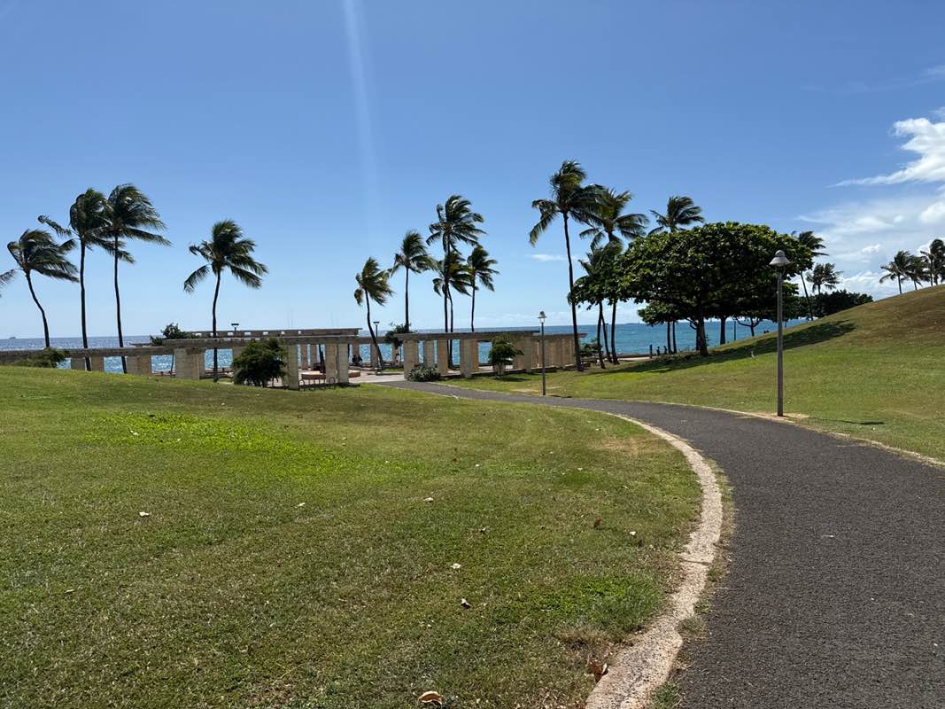 walking near me in Kakaako Waterfront Park in spring