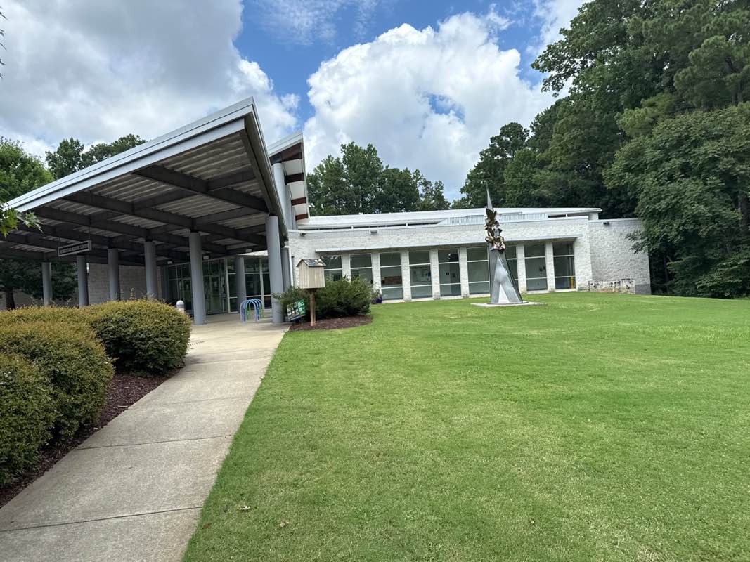 walking near me in Homestead Park in summer