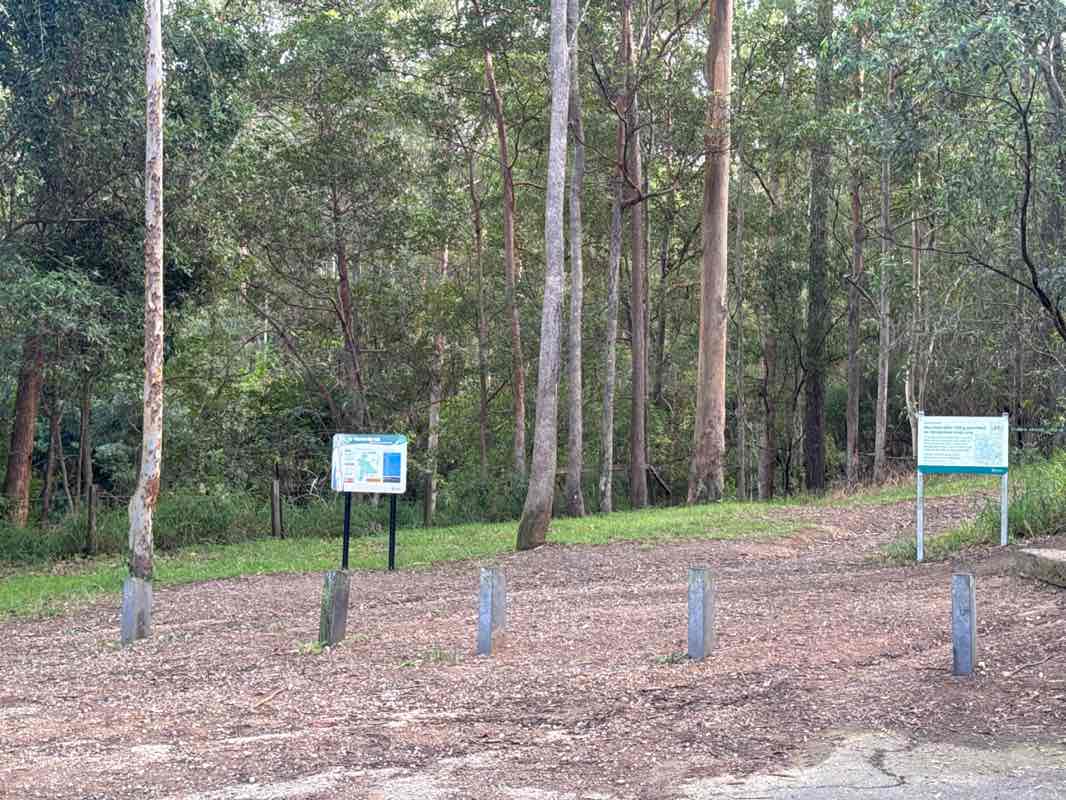 walking near me in Samford Conservation Park in autumn
