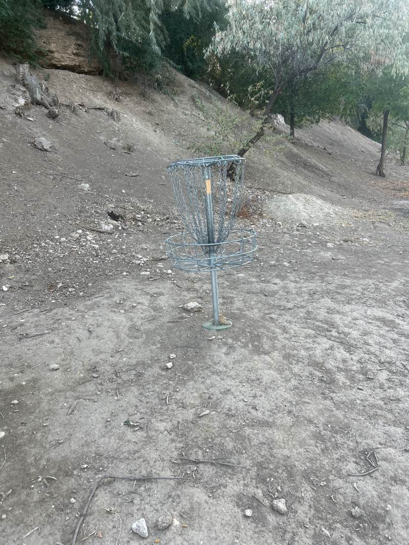walking near me in Lake Lowell Park in autumn