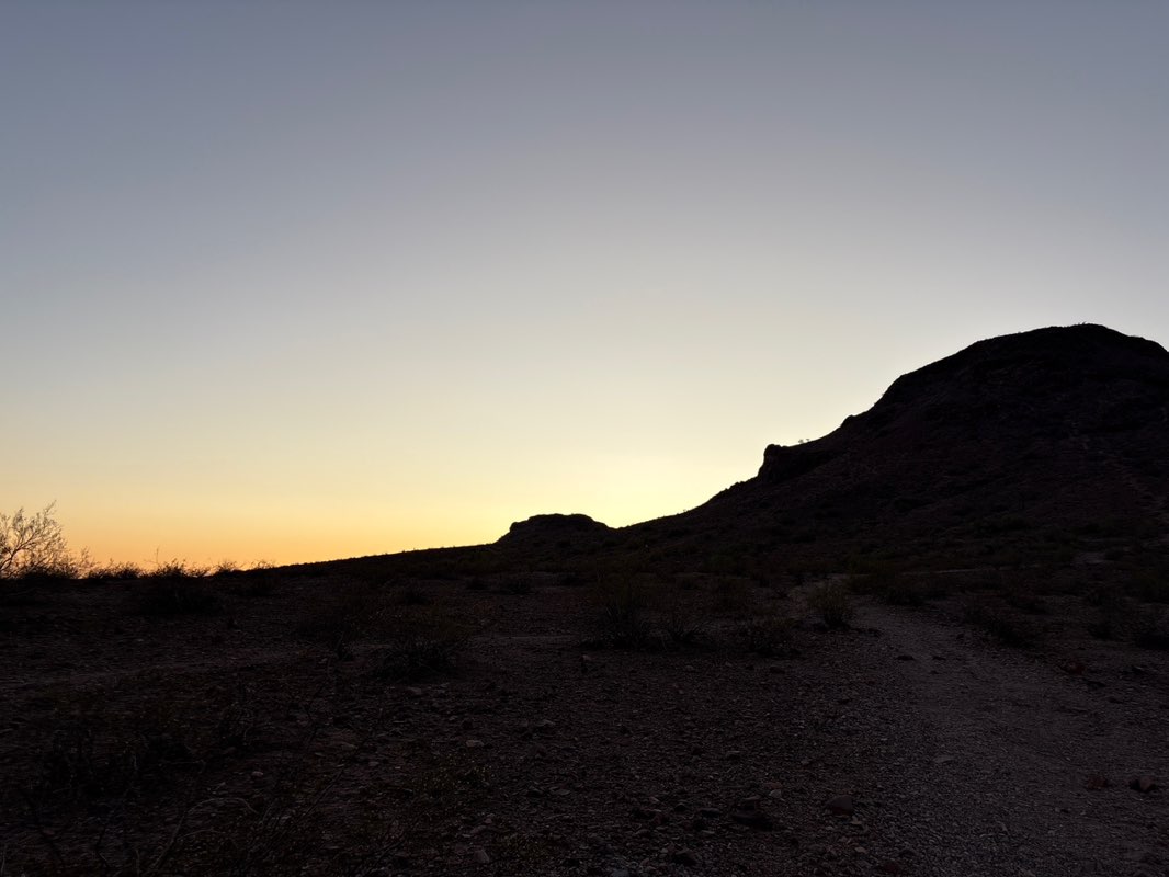 walking near me in Lookout Mountain Preserve in summer