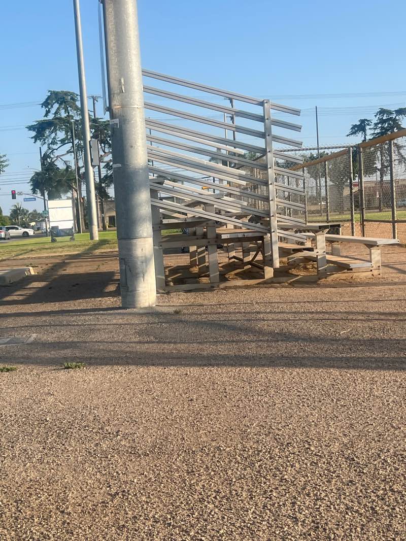 walking near me in Garden Grove Park in summer