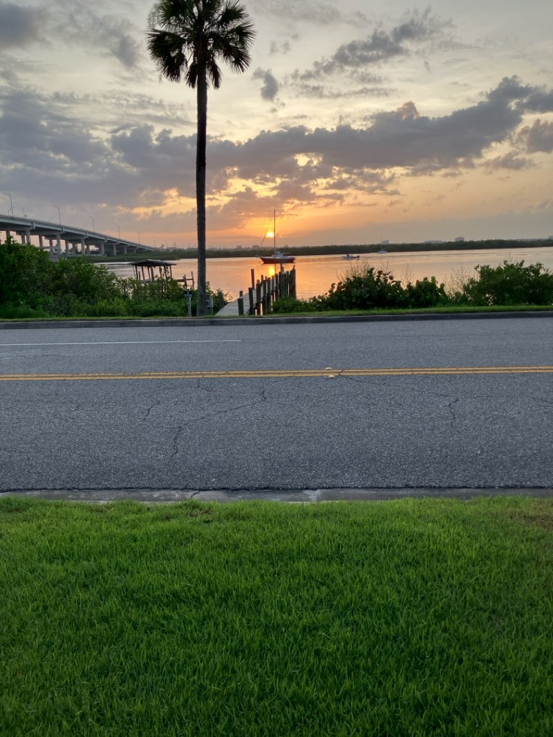 walking near me in Riverside Park in summer