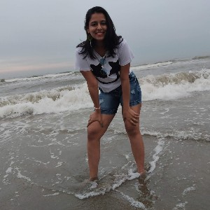 Akansha - Red profile