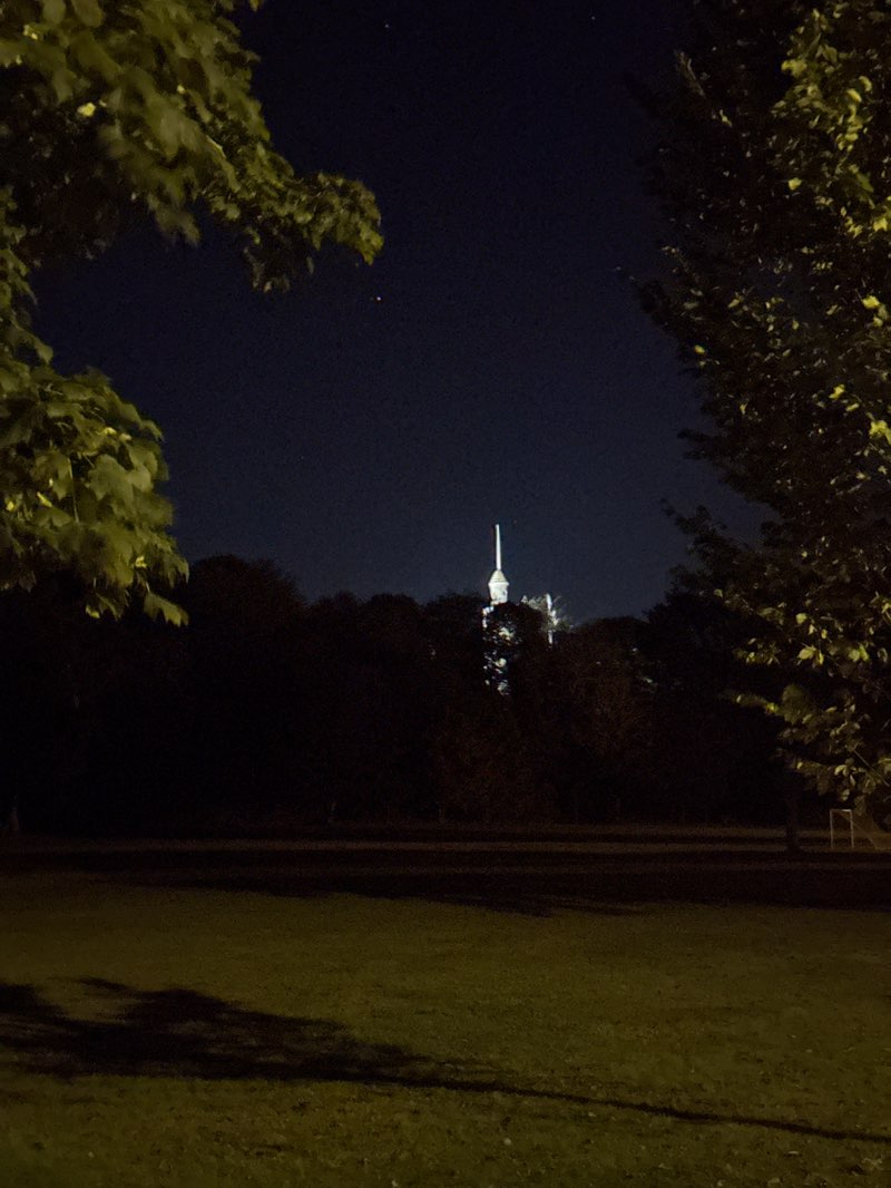 walking near me in Miantonomi Memorial Park in autumn