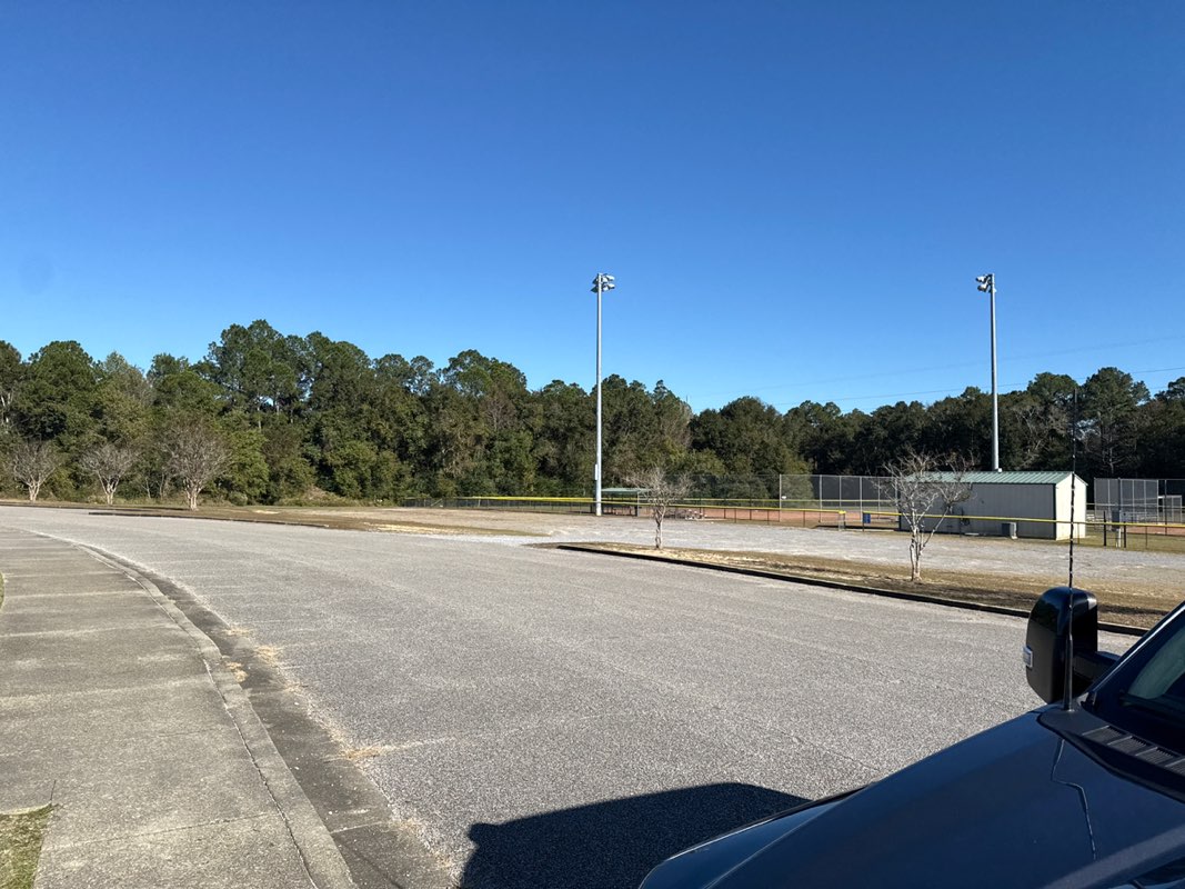 walking near me in Three Rivers Park in autumn