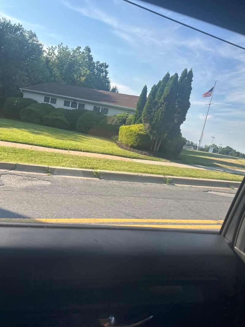 walking near me in Hammonds Park in summer