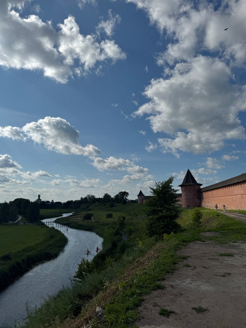 walking near me in Парк 950-летия города Суздаля in summer
